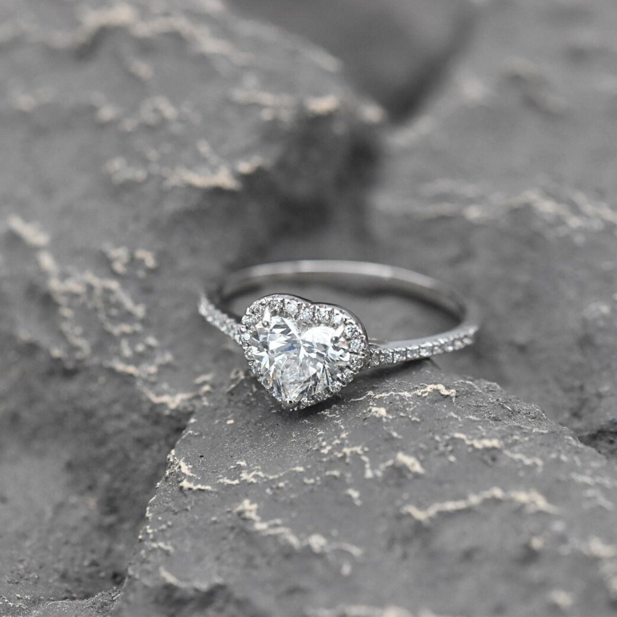 Heart cut 0.81ct G-SI1 GIA