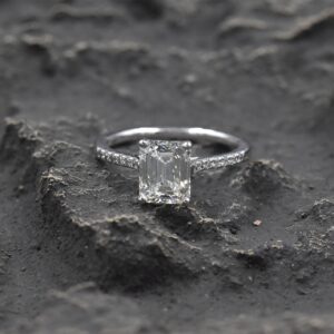 Emerald cut 2.00ct HVS1 HRD