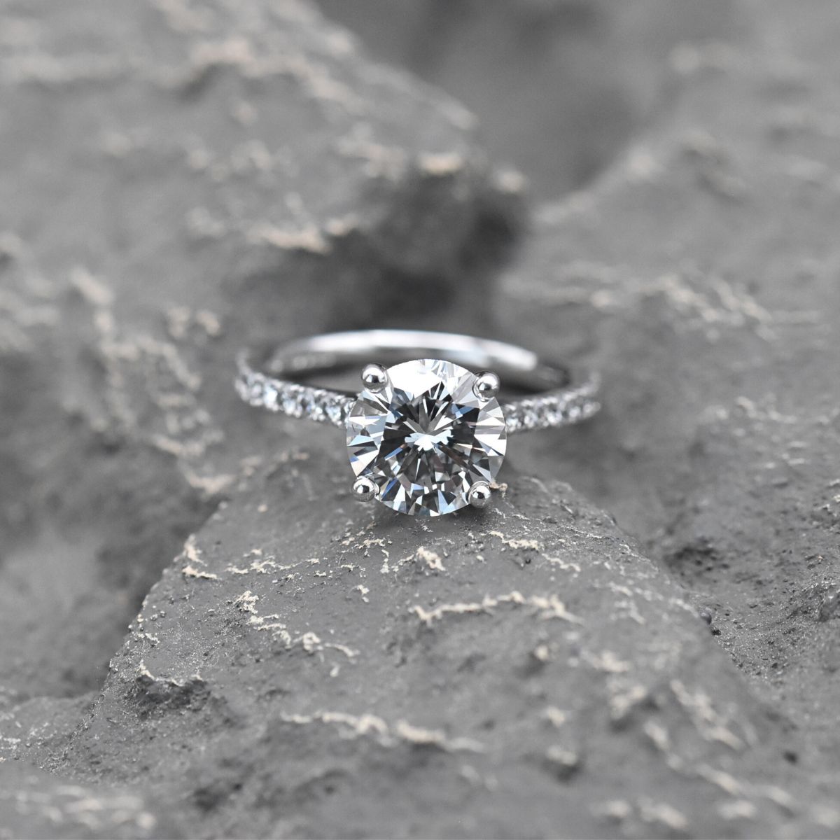 Round cut 2.30ct H-VS2 GIA