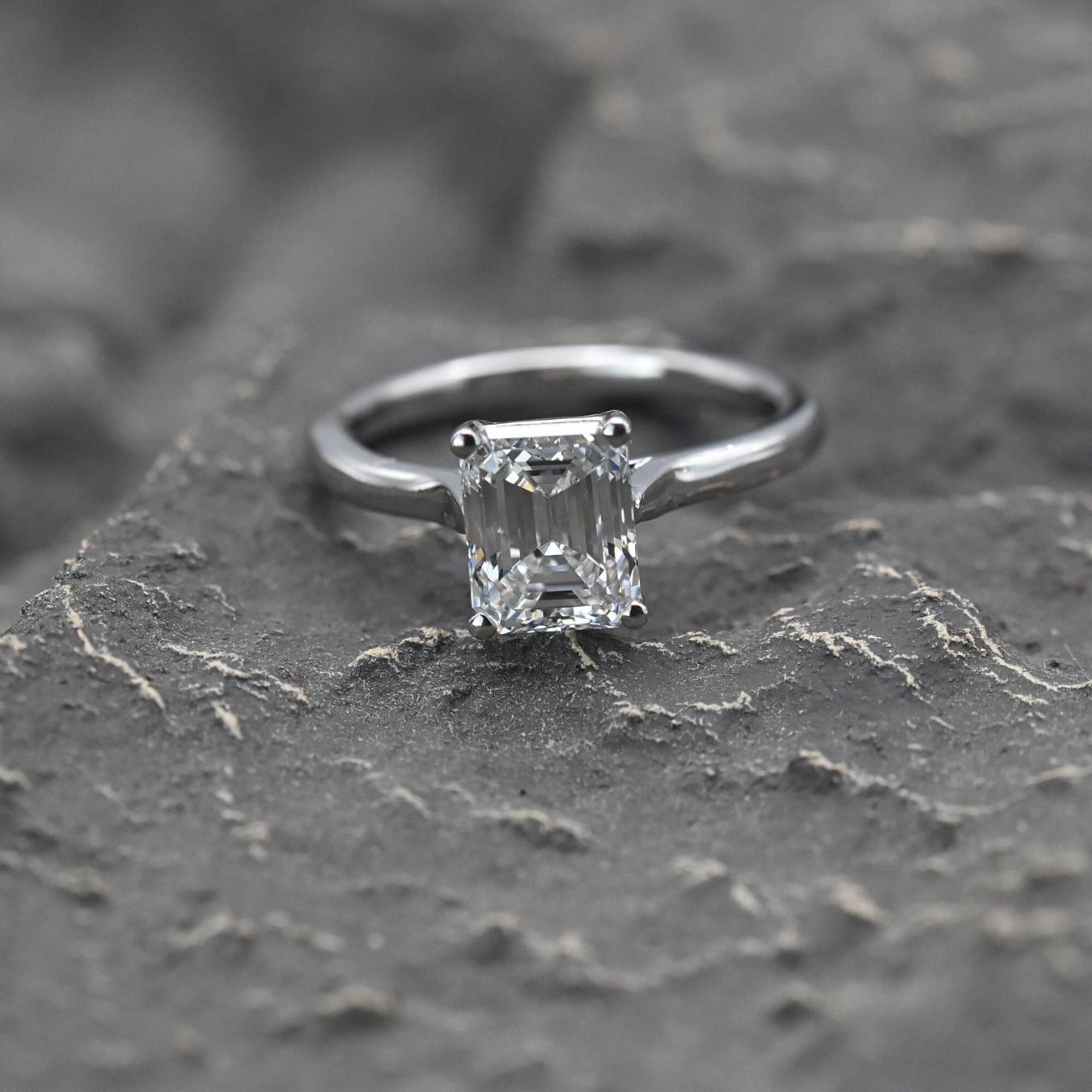 Emerald cut 2.00ct GVVS1 HRD