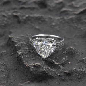 Heart cut 4.56ct ISI2 GIA