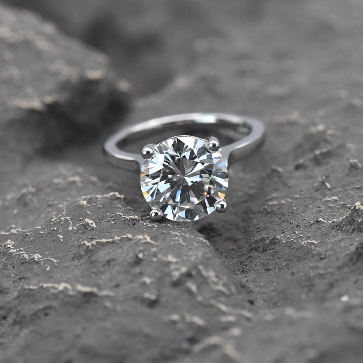 Round cut 5.01ct H-VS1 HRD