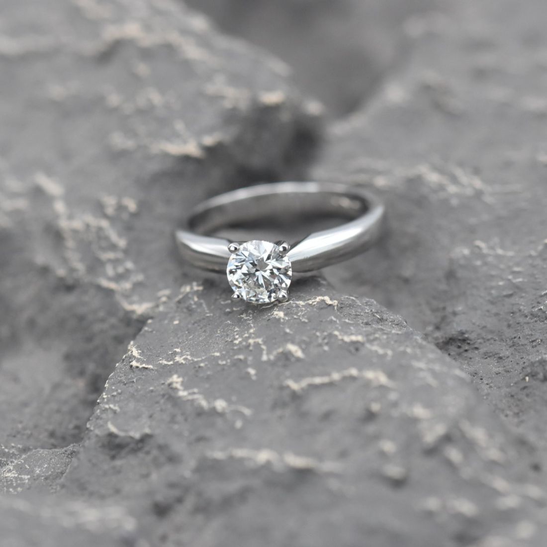 Round cut, 0.70ct H-SI1 AGI