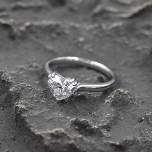 Heart cut solitaire 1.55ct E-SI1 GIA