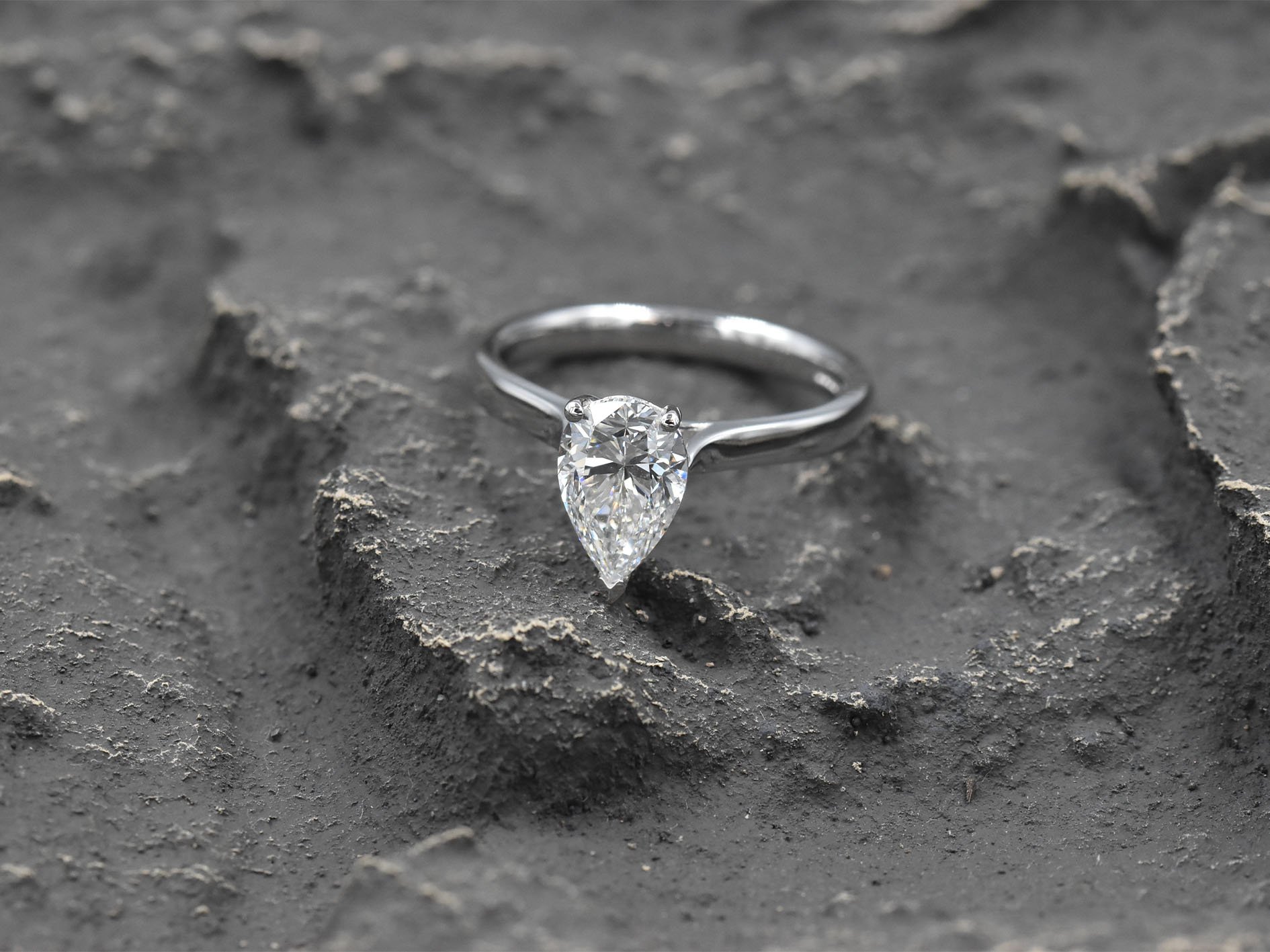 Pear cut solitaire 1.72ct F-VS1 GIA