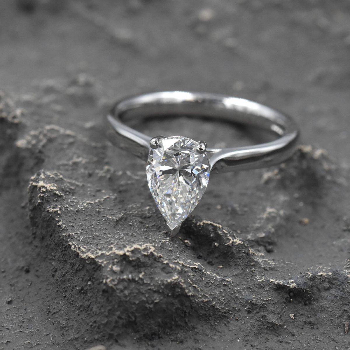 Pear cut solitaire 1.72ct F-VS1 GIA - Image 5