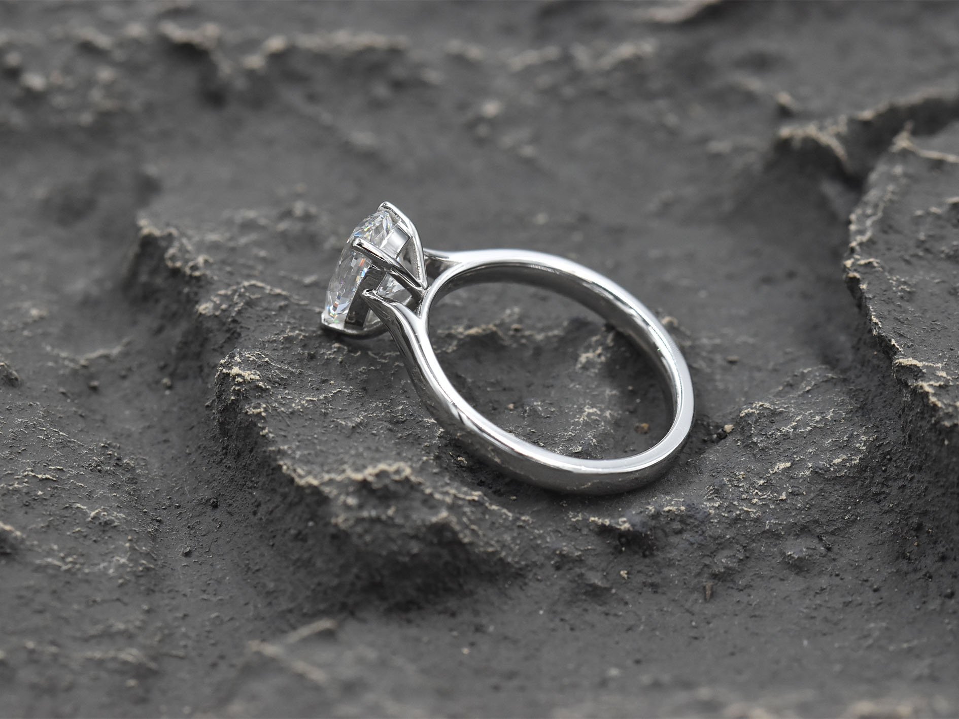 Pear cut solitaire 1.72ct F-VS1 GIA - Image 3